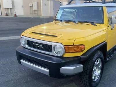 Toyota FJ Cruiser 4.0L V-6 Gas