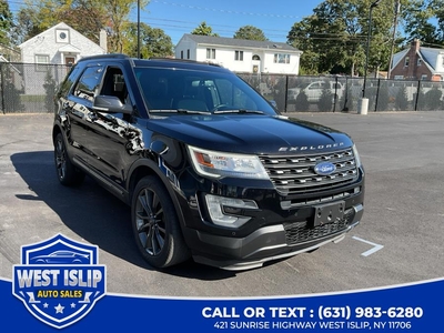 2017 Ford Explorer XLT 4WD in West Islip, NY