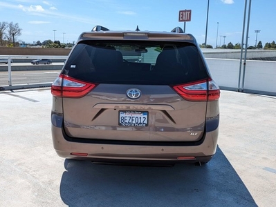 2018 Toyota Sienna XLE in Garden Grove, CA