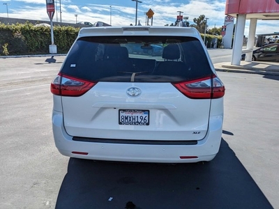 2020 Toyota Sienna XLE in Garden Grove, CA