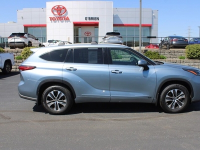 2022 Toyota Highlander Hybrid XLE in Indianapolis, IN