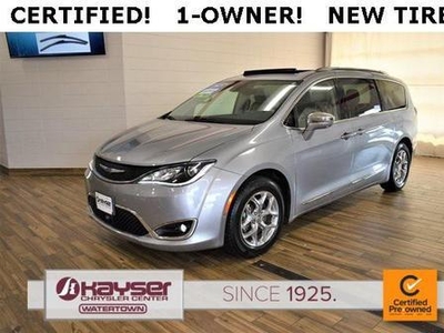 2019 Chrysler Pacifica for Sale in Chicago, Illinois