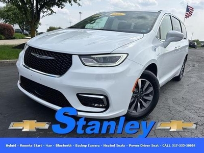 2022 Chrysler Pacifica Hybrid for Sale in Chicago, Illinois