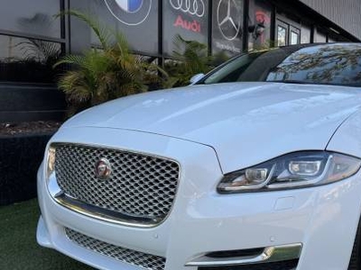 Jaguar XJ 3.0L V-6 Gas Supercharged