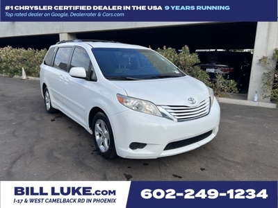 PRE-OWNED 2017 TOYOTA SIENNA LE