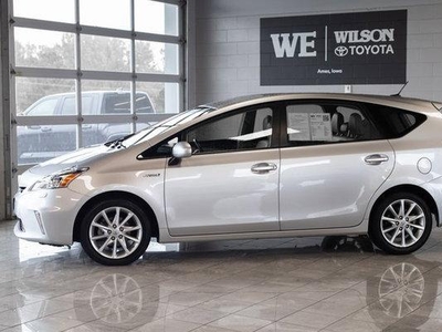 2014 Toyota Prius v for Sale in Northwoods, Illinois