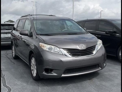 2014 Toyota Sienna for Sale in Northwoods, Illinois