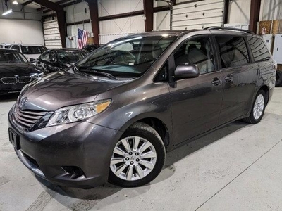 2015 Toyota Sienna for Sale in Chicago, Illinois