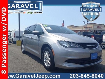 2017 Chrysler Pacifica for Sale in Chicago, Illinois