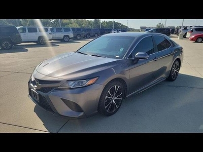 2018 Toyota Camry for Sale in Northwoods, Illinois