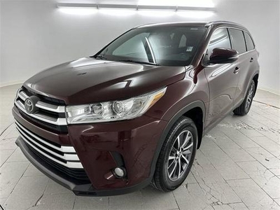 2019 Toyota Highlander for Sale in Canton, Michigan