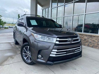 2019 Toyota Highlander for Sale in Crestwood, Illinois