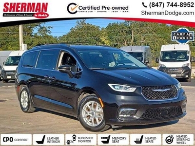 2021 Chrysler Pacifica for Sale in Northwoods, Illinois