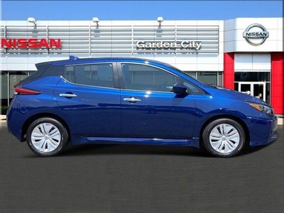 2022 Nissan LEAF for Sale in Northwoods, Illinois
