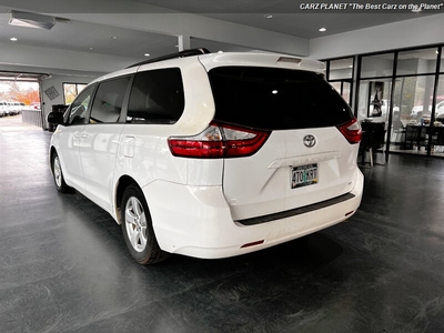 2016 Toyota Sienna LE 8-Passenger VERY WELL MAINT in Portland, OR