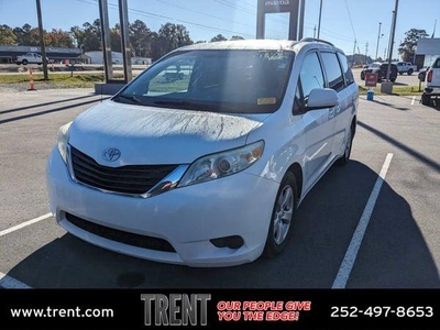 2012 Toyota Sienna for Sale in Northwoods, Illinois