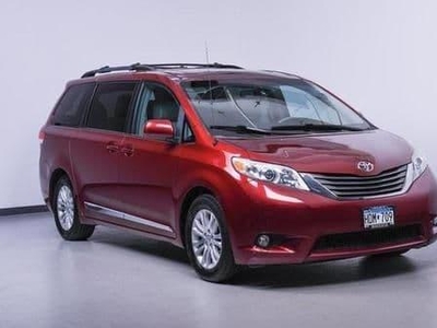2013 Toyota Sienna for Sale in Northwoods, Illinois