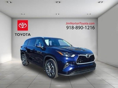 2022 Toyota Highlander for Sale in Northwoods, Illinois