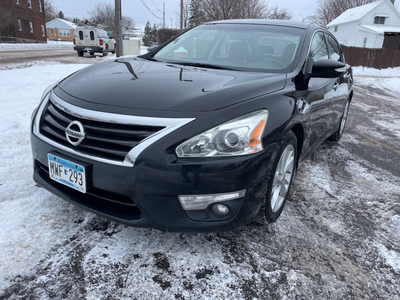2014 Nissan Altima 4dr Sdn I4 2.5 SL 152K Miles Cruise Loaded up for sale in Duluth, MN