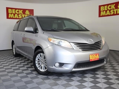 Pre-Owned 2012 Toyota Sienna XLE