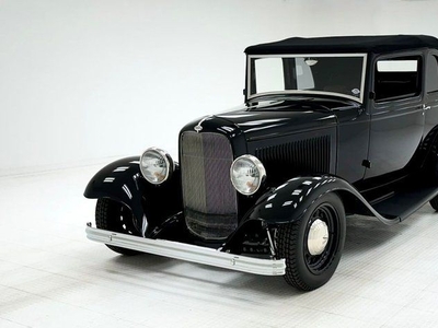 1932 Ford Model B 400 Convertible Sedan