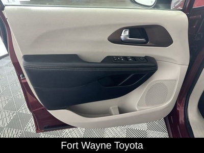 2020 Chrysler Voyager LXI in Fort Wayne, IN