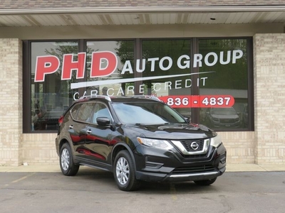 2017 Nissan Rogue SV for sale in Elyria, OH