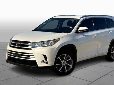 2018 Toyota Highlander for Sale in Co Bluffs, Iowa