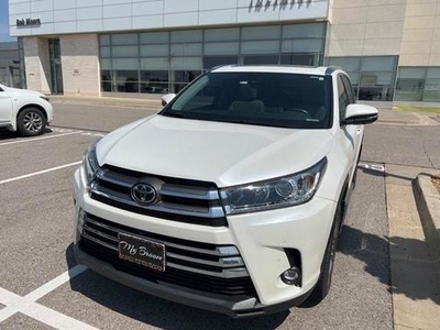 2019 Toyota Highlander for Sale in Co Bluffs, Iowa