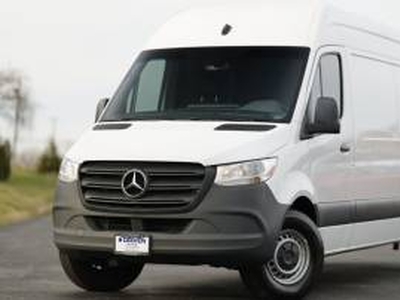 Mercedes-Benz Sprinter Cargo Van 2000