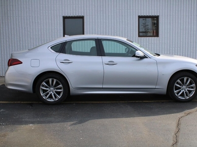 2019 Infiniti Q70 3.7 LUXE in Muskego, WI