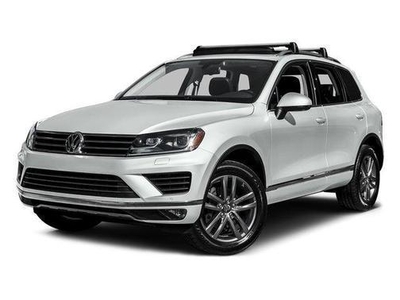 2016 Volkswagen Touareg for Sale in Northwoods, Illinois