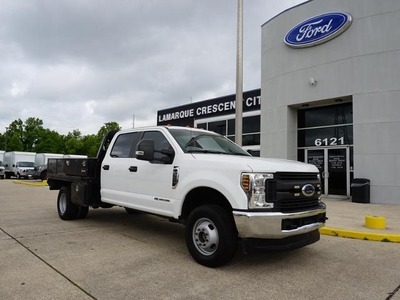 2018 Ford F-350 Super Duty 4X4 Lariat 4DR Crew Cab 179 In. WB DRW Chassis