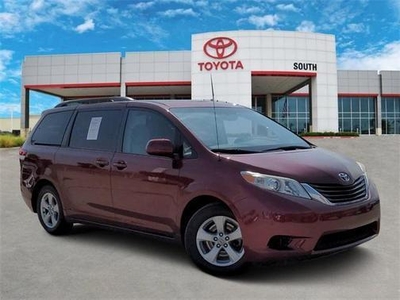 2014 Toyota Sienna for Sale in Saint Louis, Missouri