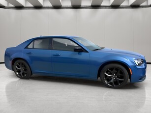 PRE-OWNED 2023 CHRYSLER 300 TOURING