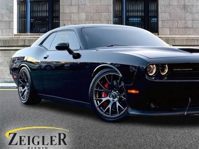 Dodge Challenger 6.4L V-8 Gas