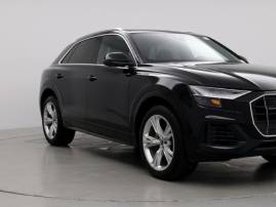 Audi Q8 3000