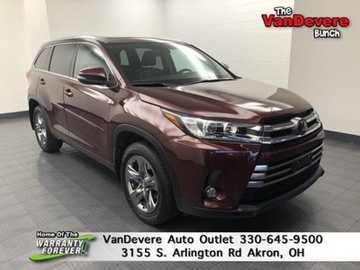 2018 Toyota Highlander for Sale in Chicago, Illinois