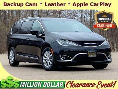 2020 Chrysler Pacifica for Sale in Saint Louis, Missouri