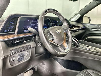 2021 Cadillac Escalade Premium Luxury Platinum in Alliance, OH