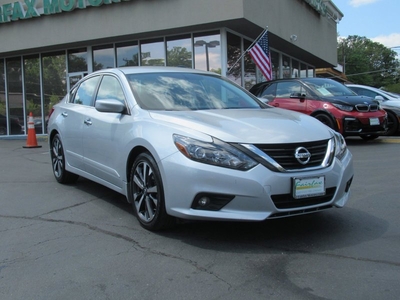 Used 2016 Nissan Altima 2.5 SR w/ LED Appearance Package