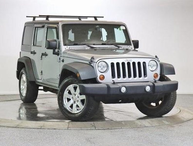 2013 Jeep Wrangler Unlimited for Sale in Co Bluffs, Iowa