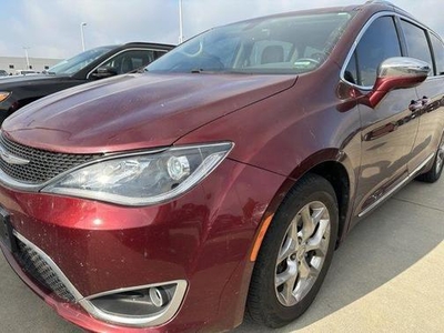 2017 Chrysler Pacifica for Sale in Co Bluffs, Iowa