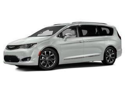 2017 Chrysler Pacifica for Sale in Co Bluffs, Iowa