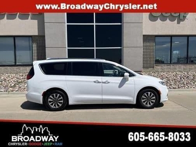 2021 Chrysler Pacifica for Sale in Co Bluffs, Iowa