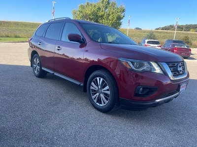 2019 Nissan Pathfinder SL in Middleton, WI