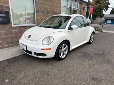 2008 Volkswagen New Beetle Coupe 2dr Auto Triple White PZEV for sale in Portland, OR