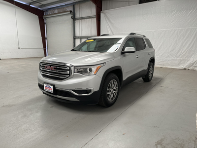 2017 GMC Acadia FWD 4dr SLE w/SLE-2. Back up Camera, Tons of Room, 3rd Row Seating!!! for sale in Madera, CA