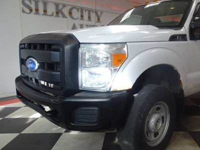 Ford Super Duty F-350 6.2L V-8 Gas