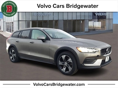 Certified 2020 Volvo V60 T5 Cross Country for sale in Somerville, NJ 08876: Wagon Details - 662353790 | Kelley Blue Book